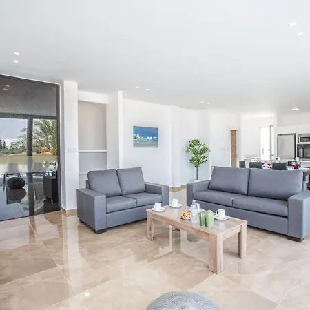 בית נופש Neue 3 Schlafzimmer Mit Pool In *