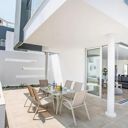 בית נופש Neue 3 Schlafzimmer Mit Pool In פרוטאראס